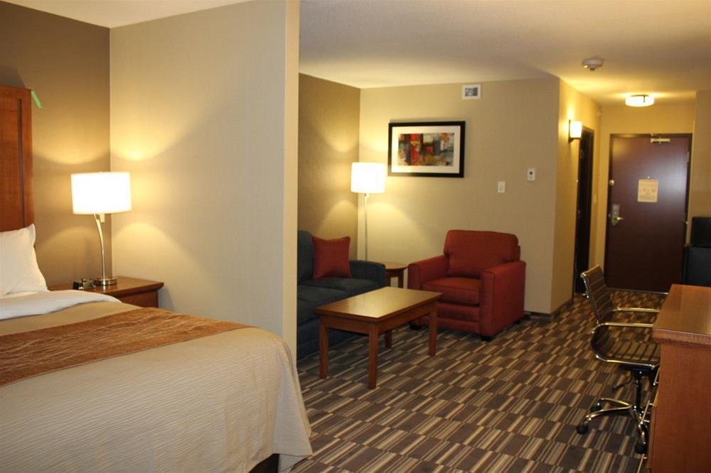 Hotel Comfort & Edmonton International Airport