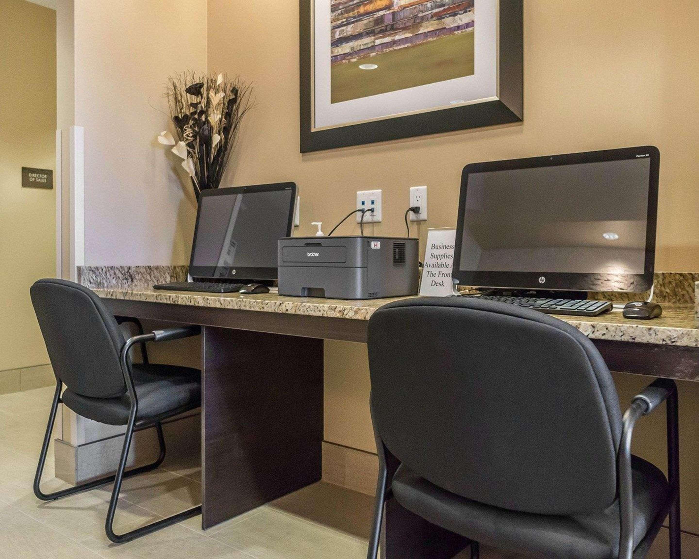 Comfort & Edmonton International Airport Hotel