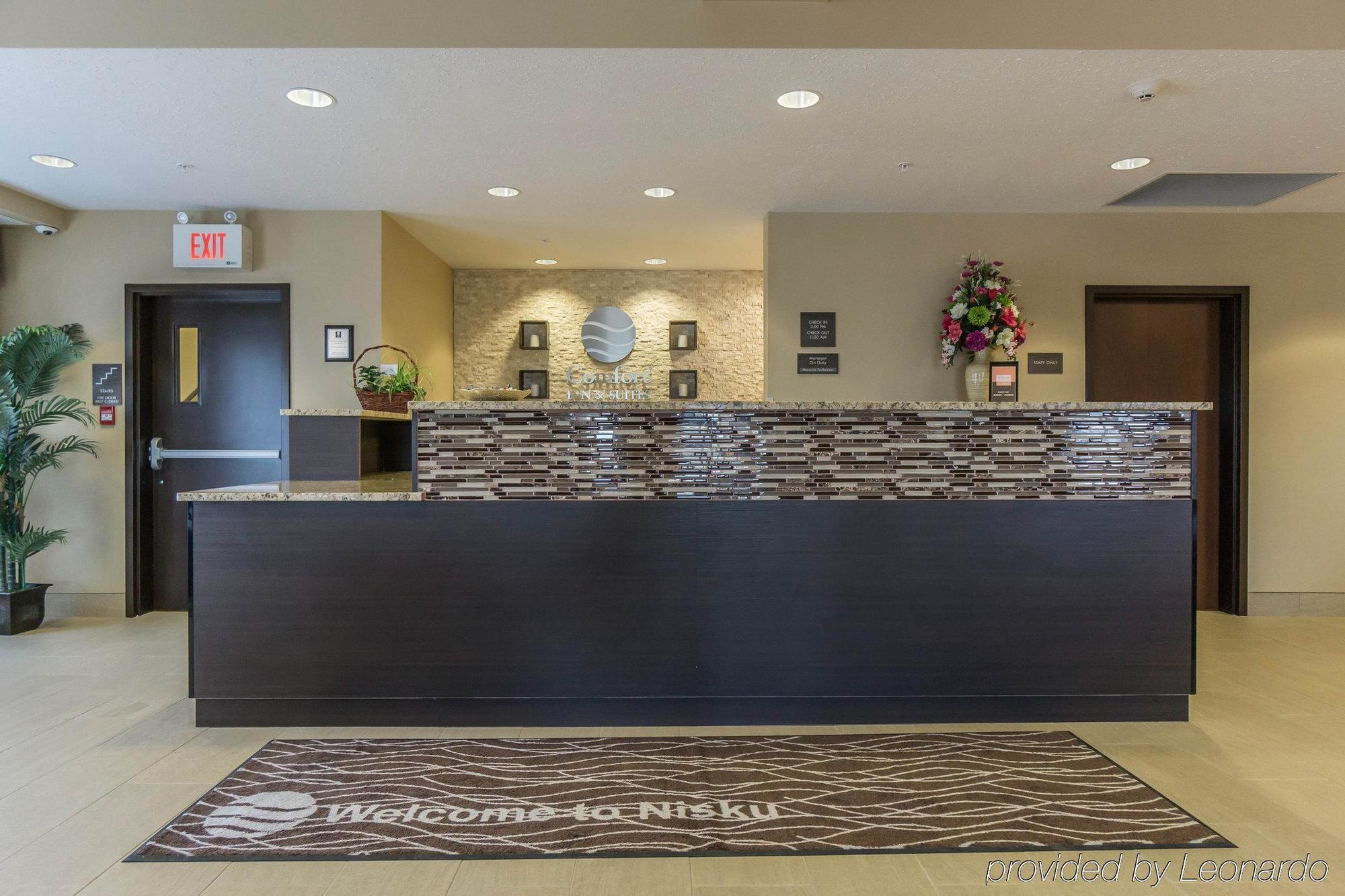 Comfort & Edmonton International Airport Hotel Nisku