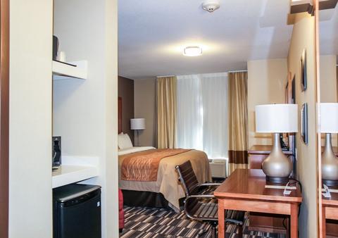 Hotel Comfort & Edmonton International Airport 4*