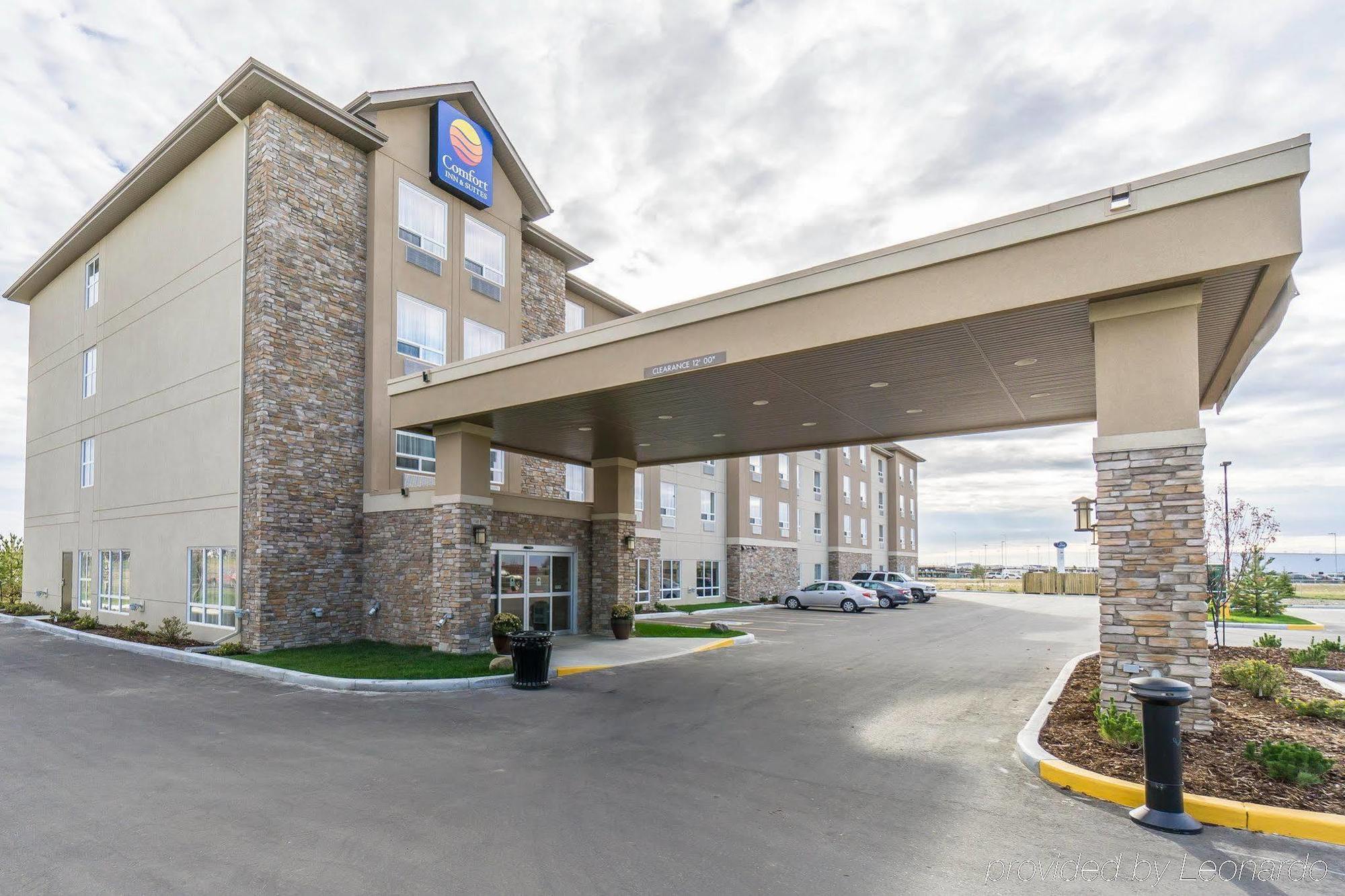 Comfort & Edmonton International Airport 4*