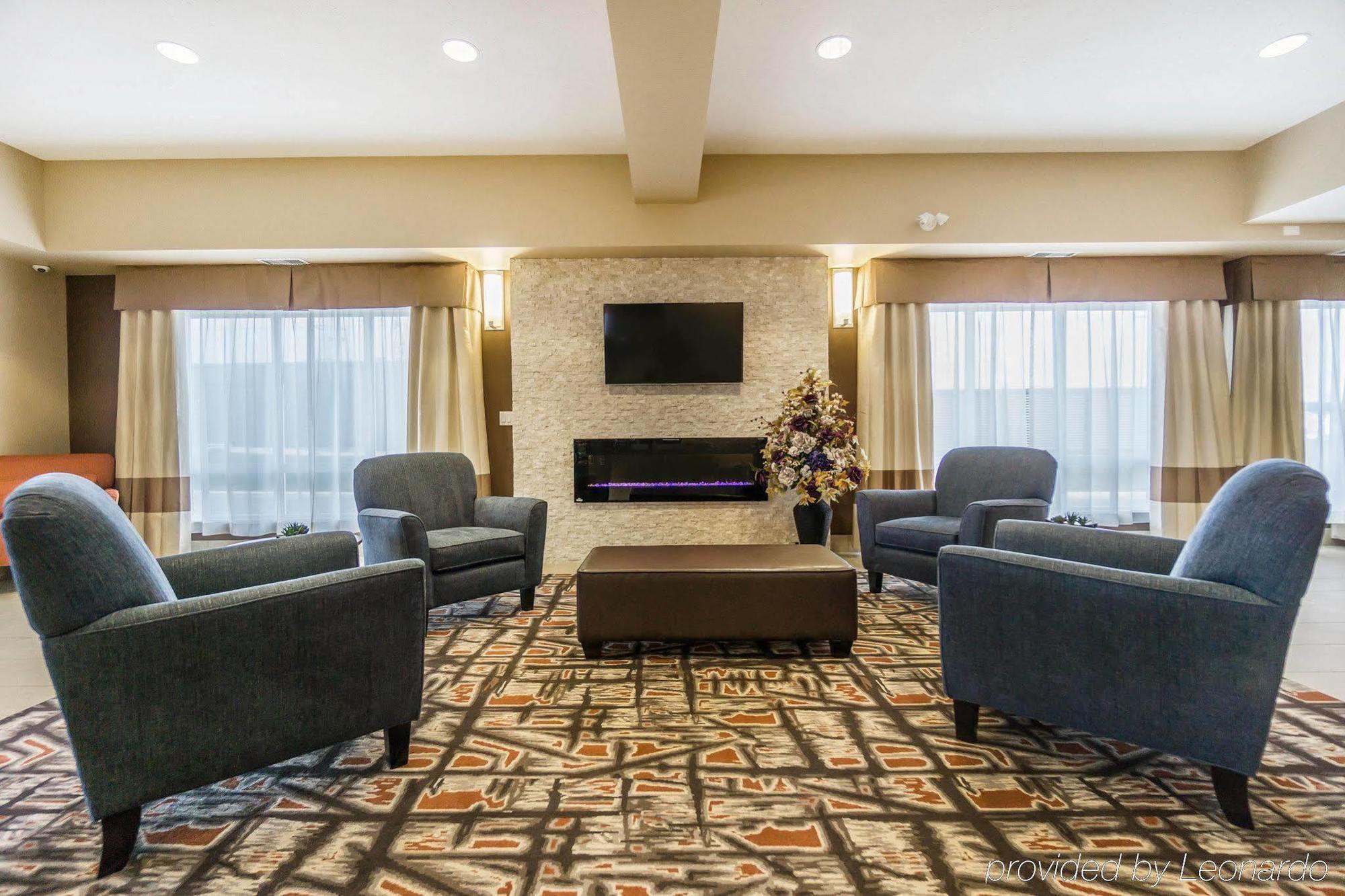 Comfort & Edmonton International Airport Hotel